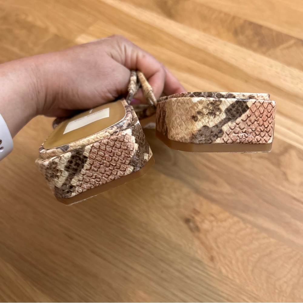 Dolce Vita Haize Embossed Leather Snakeskin Sandals 8 - Picture 5 of 6